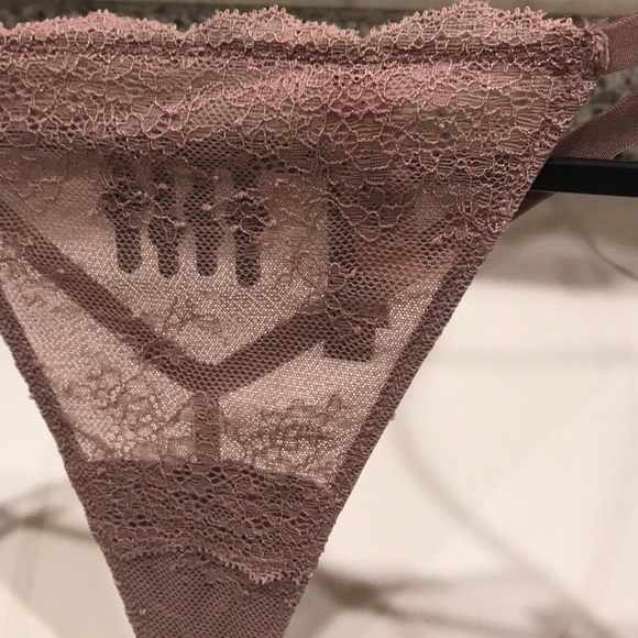 💖 Victoria’s Secret Very Sexy V-String Panty - Picture 3 of 7